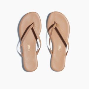 TKEES Lily Shimmer Sandals in Cocobutter size 8